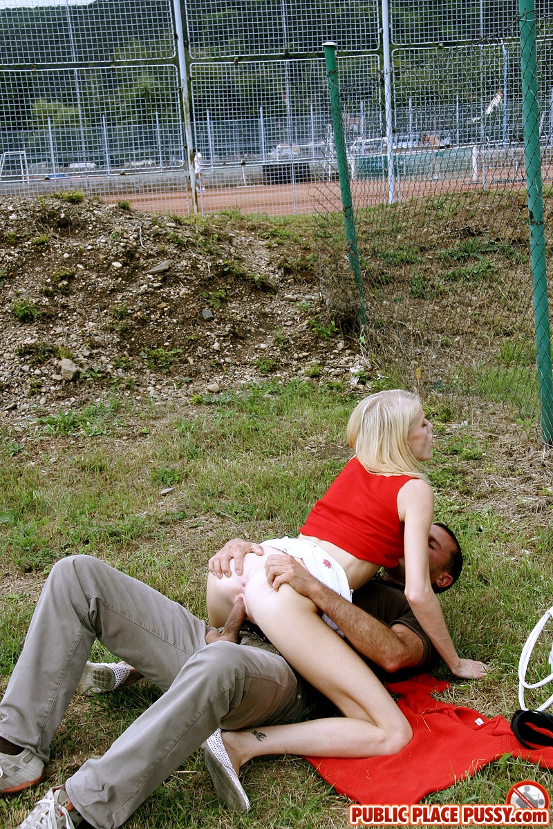 Public Outdoor Sex — 12