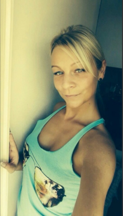 Flat / small Tits / K(l)eine Titten — 47