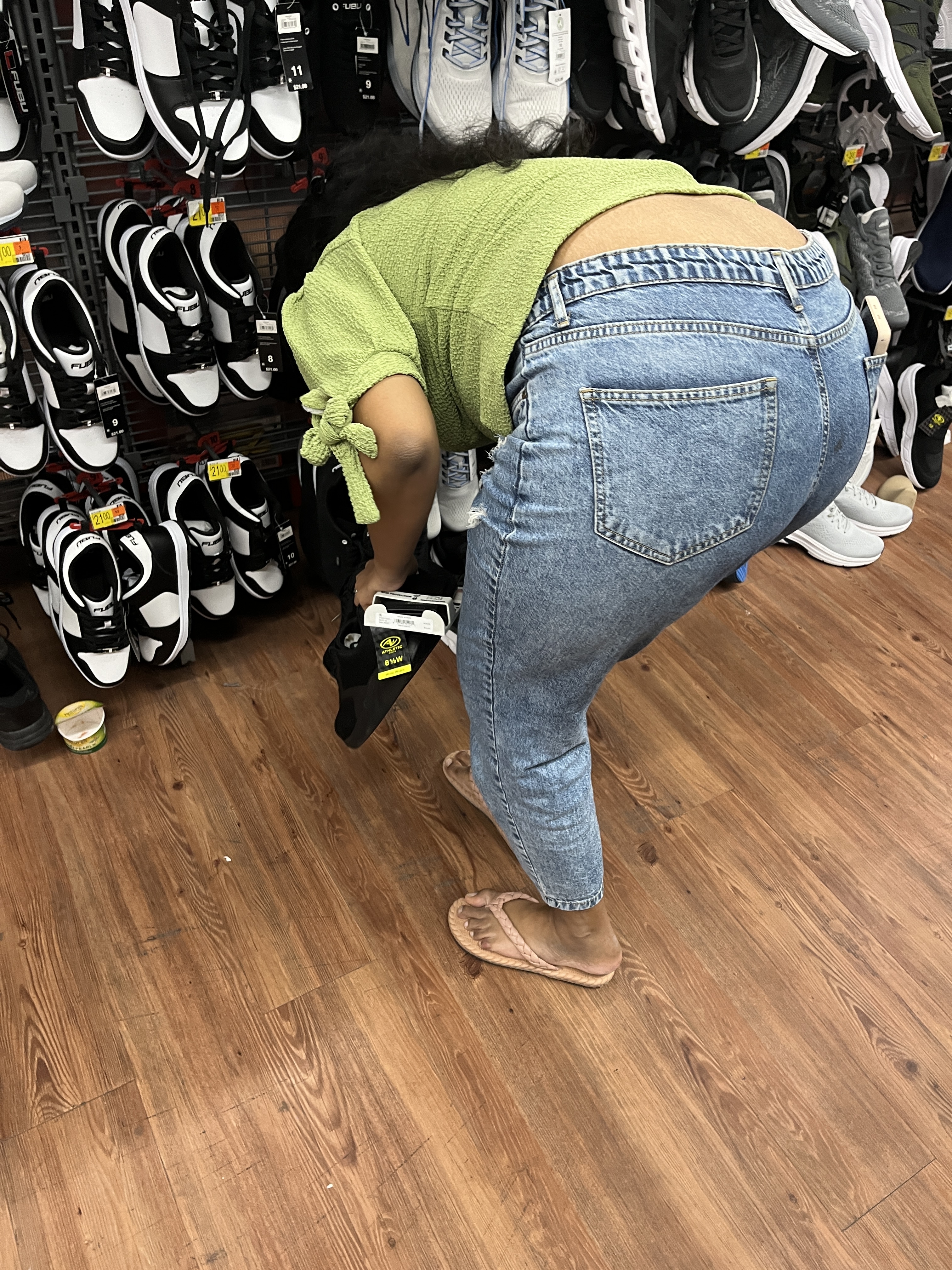 Big Ass Indian Slut Candid SPY — 9