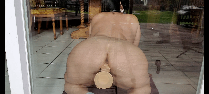 round mature asses — 33